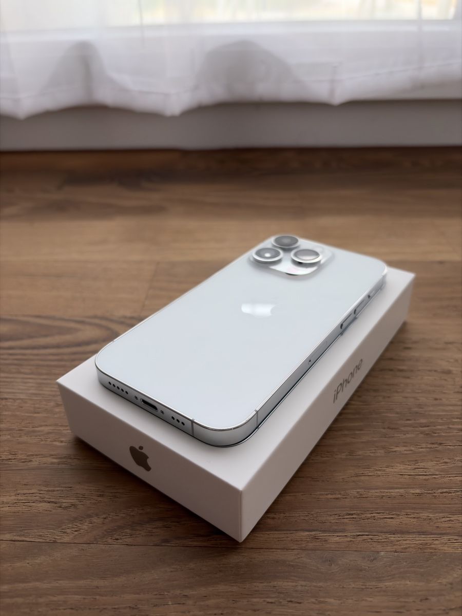 Apple Portables: Apple iPhone 14 Pro 256GB Silber iOS 16.6 Jailbreak – D'occasion à Magden par whosnipedmyass
