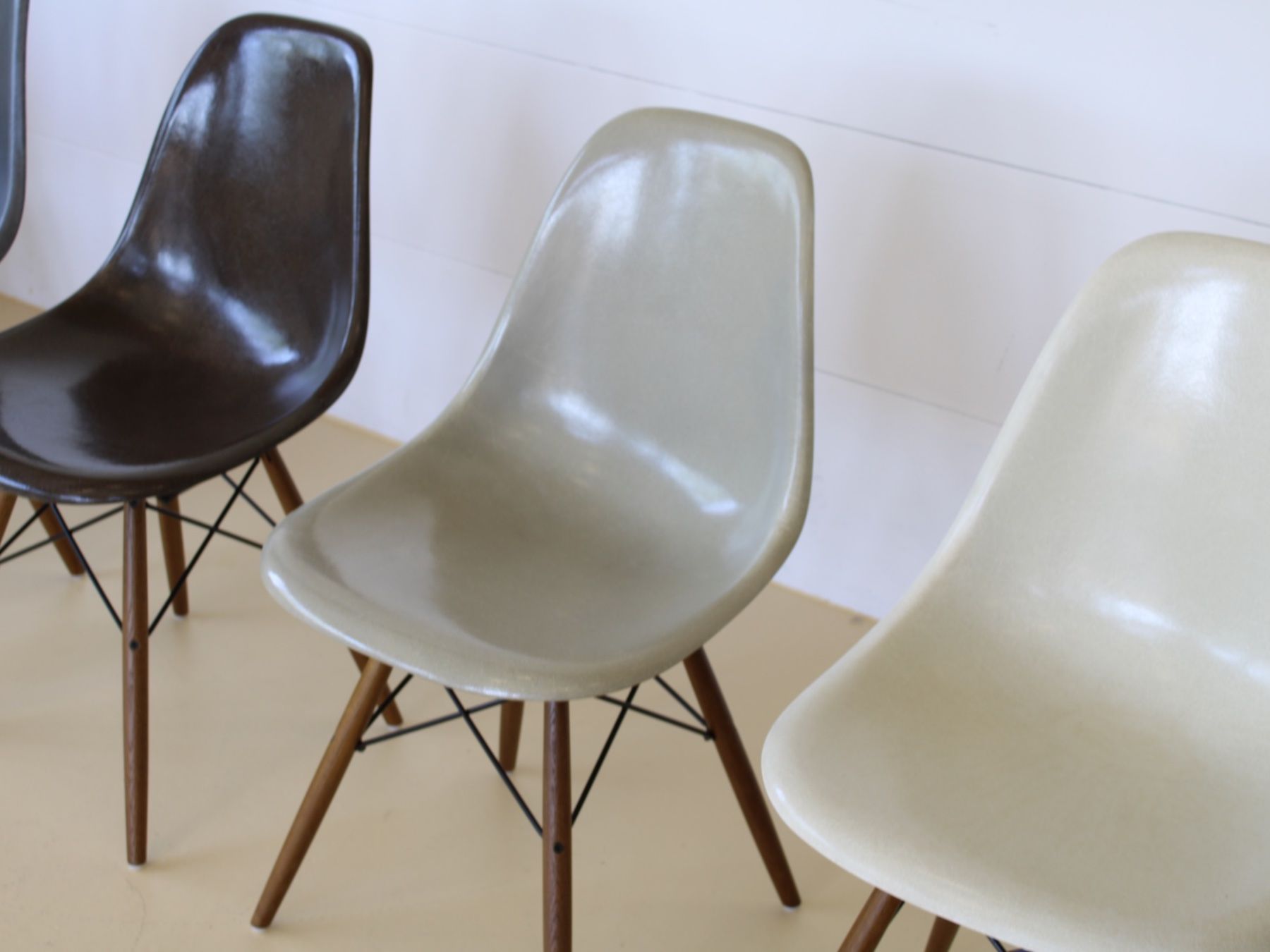 Herman Miller Stühle: Eames Fiberglas Stühle, Hermann Miller – Gebraucht aus Meinisberg von atelier_TILIJA 7