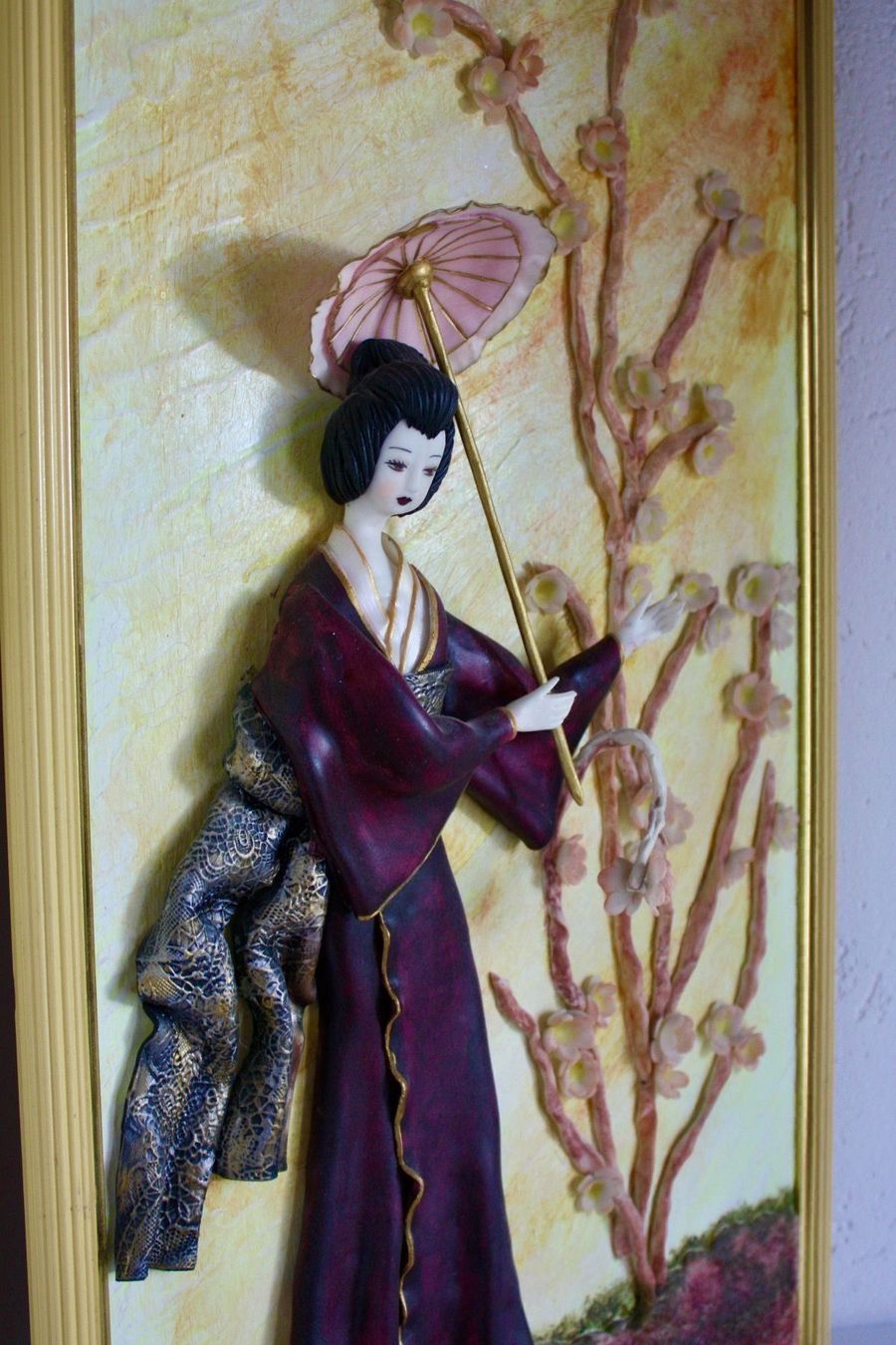Foto & Immagini: Japanisches Reliefbild Geisha mit Schirm – Usato da Niederglatt ZH venduto da maggie25 2