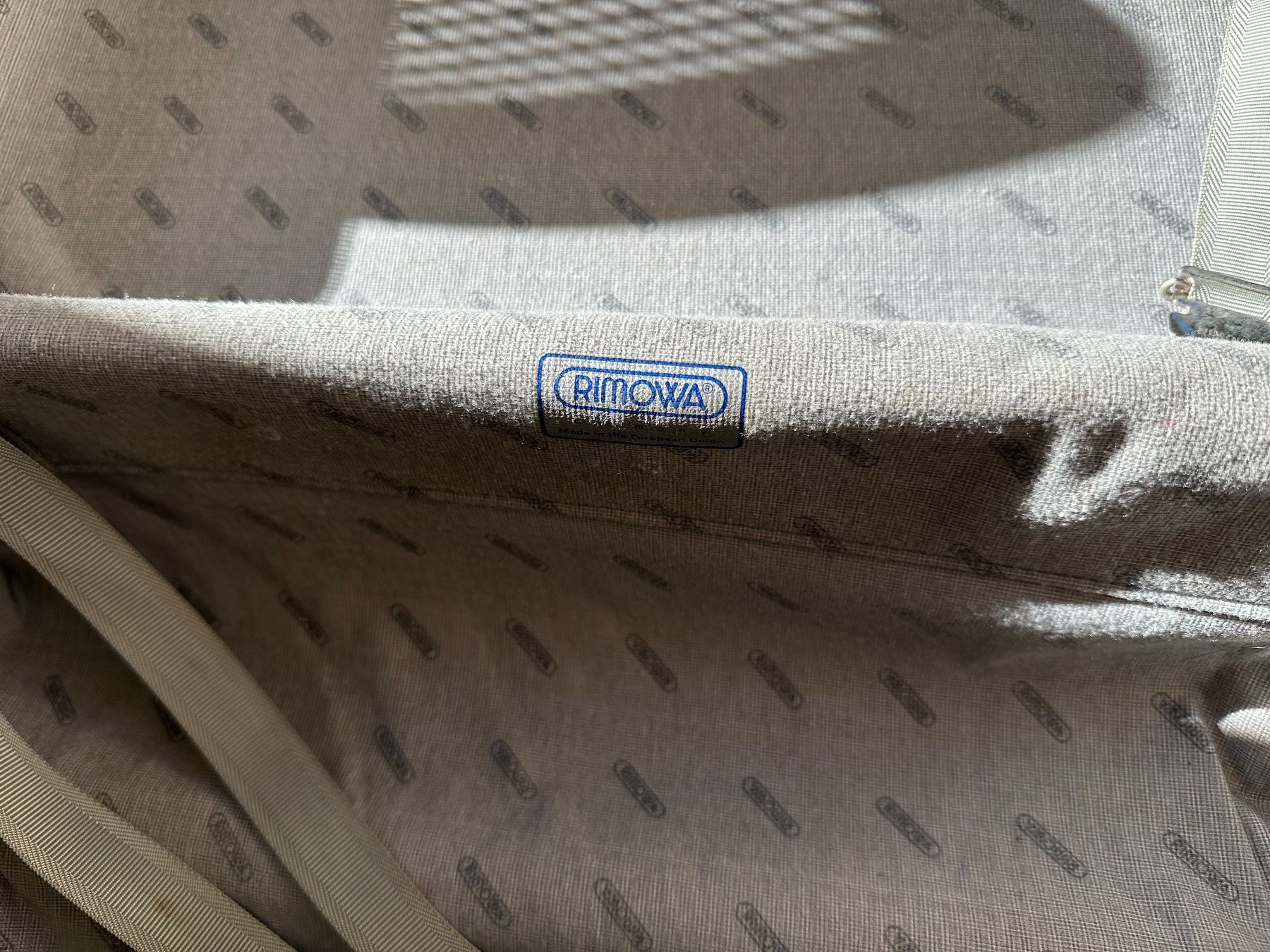 Rimowa Valises de voyage: Rimowa suitcase silver used – D'occasion à Zürich par lin_g7d6 9