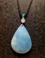 Aquamarin an Kordelkette