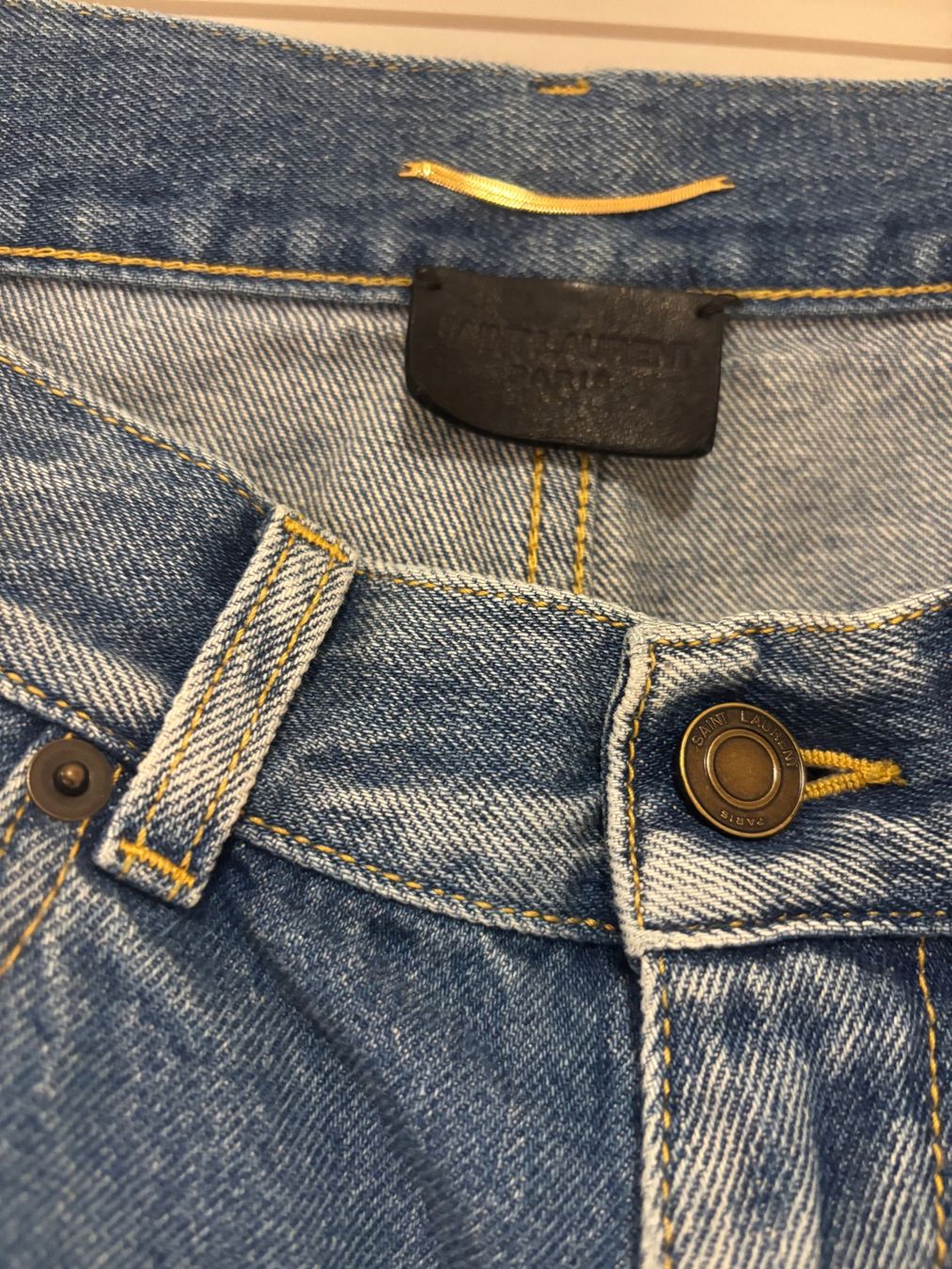 Saint Laurent Jeans: Saint Laurent Jeans – Nuovo (secondo la descrizione) da Zürich venduto da cvr_lv6d