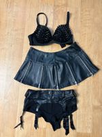 3-teiliges Set aus Nieten-BH, Minirock und Pants Gr. S