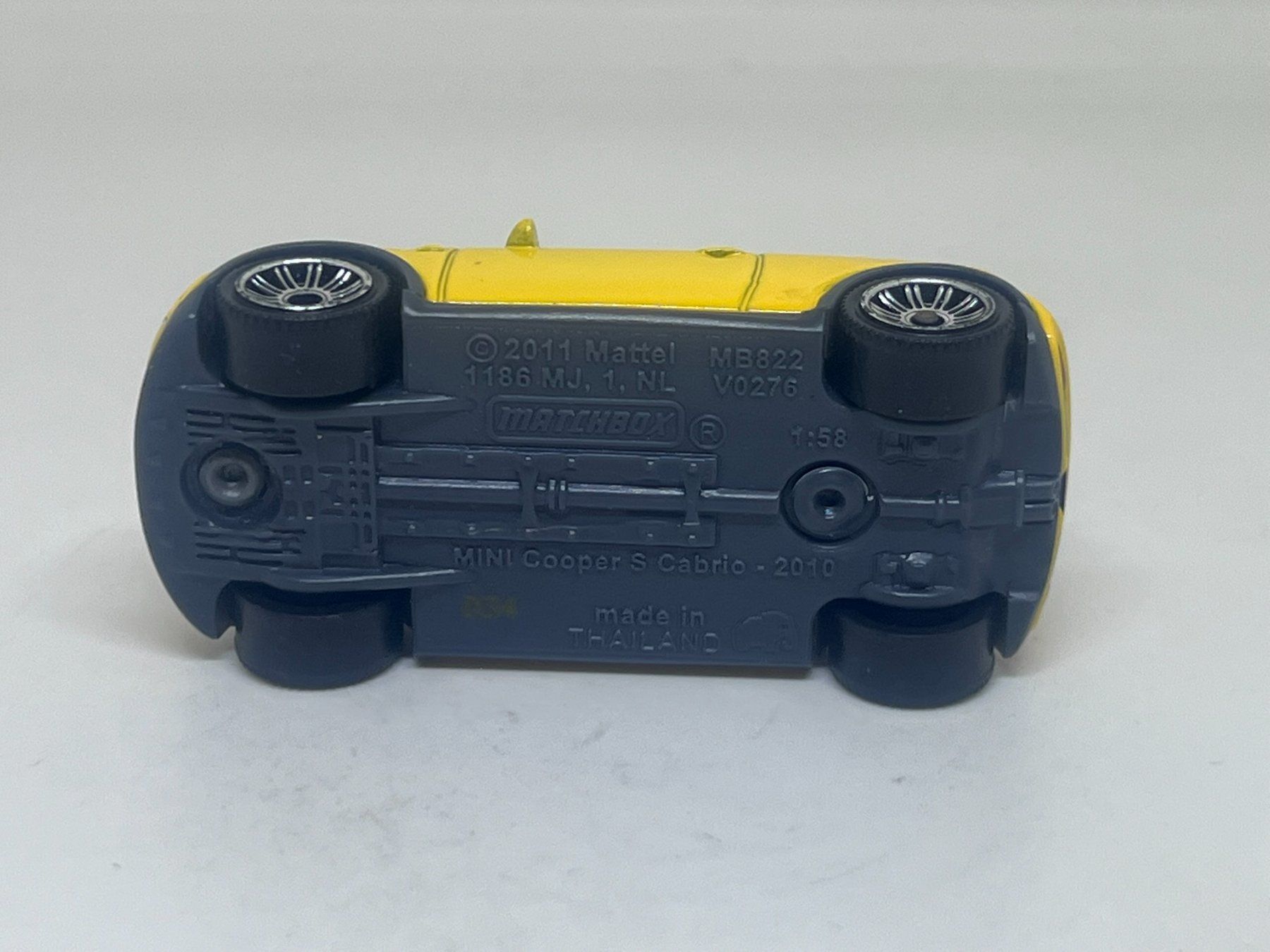 Matchbox Modellini d'auto: Matchbox Mini Cooper S Cabrio (2010) #667 – Usato da Wildegg venduto da LaaBoutique 3