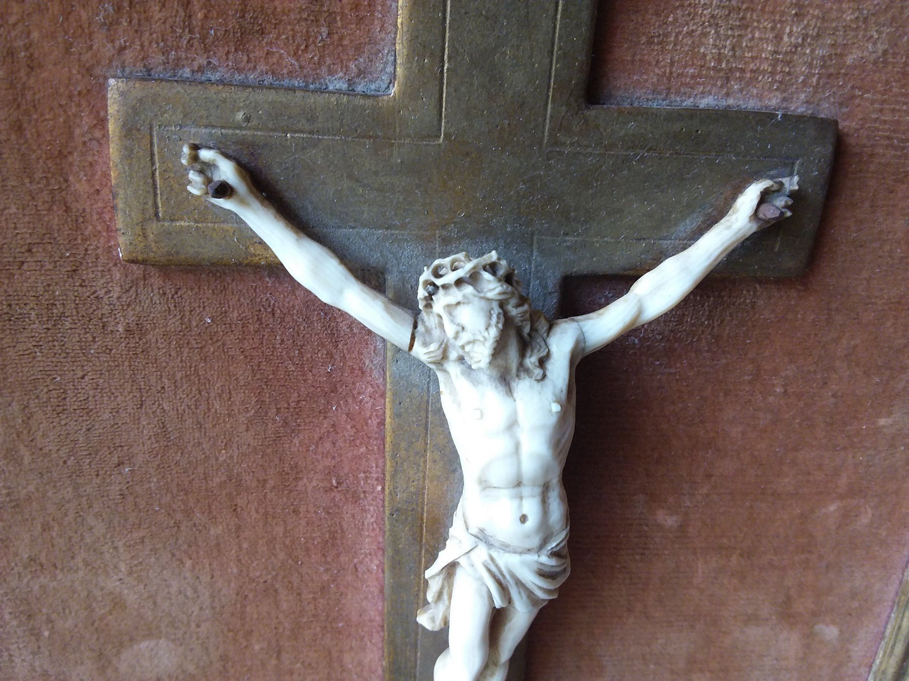 Statuette: Splendide Christ en croix "Dieppe" Crucifix – Usato da Chamoson venduto da Rbma 4