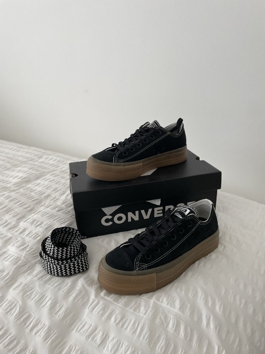 Converse Chaussures femmes: Converses  – Neuf avec emballage d'origine à Hauterive NE par Liianna___ 2