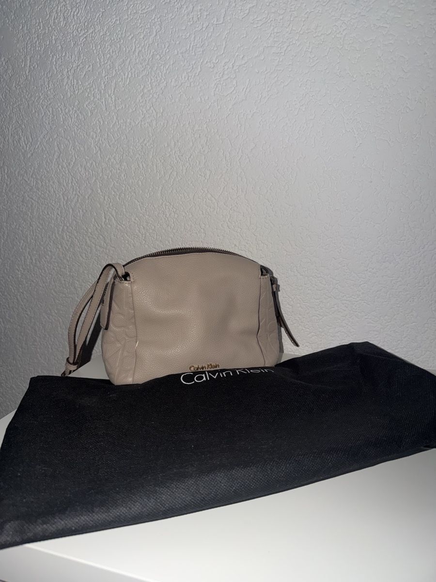 Calvin Klein Borse da donna: Sac Calvin Klein – Usato da Yverdon-les-Bains venduto da mar_57pg