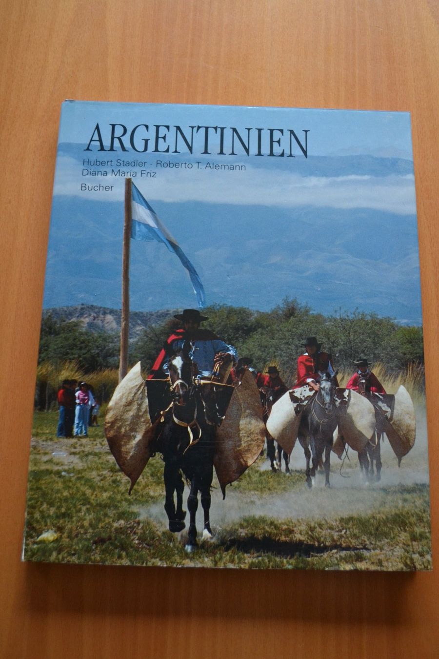 Libri: Buch Argentinien 160 Seiten – Usato da Beinwil am See venduto da kajak55