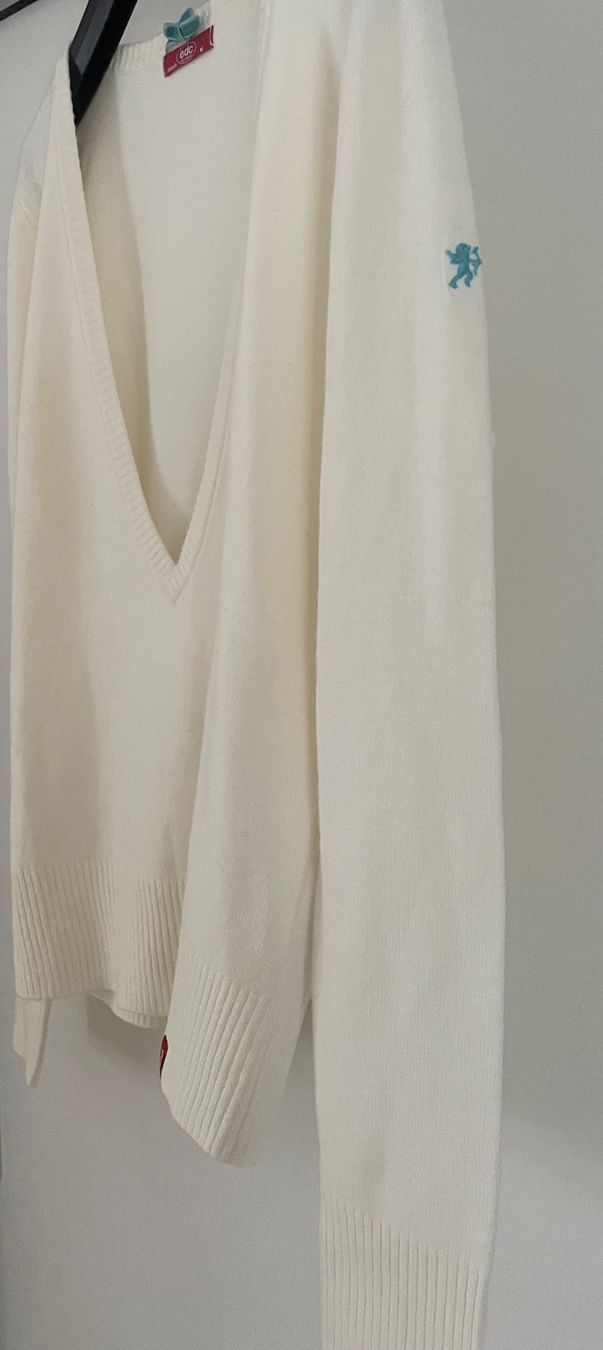 Esprit Maglioni & Felpe: Esprit EDC, toller Pullover mit tiefem V-Ausschnitt, Gr. M – Usato da Niederweningen venduto da baghirac 4