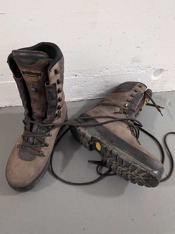 Chaussures hommes: Meindl Wanderstiefel 42.5 – D'occasion à Bern par gko2027