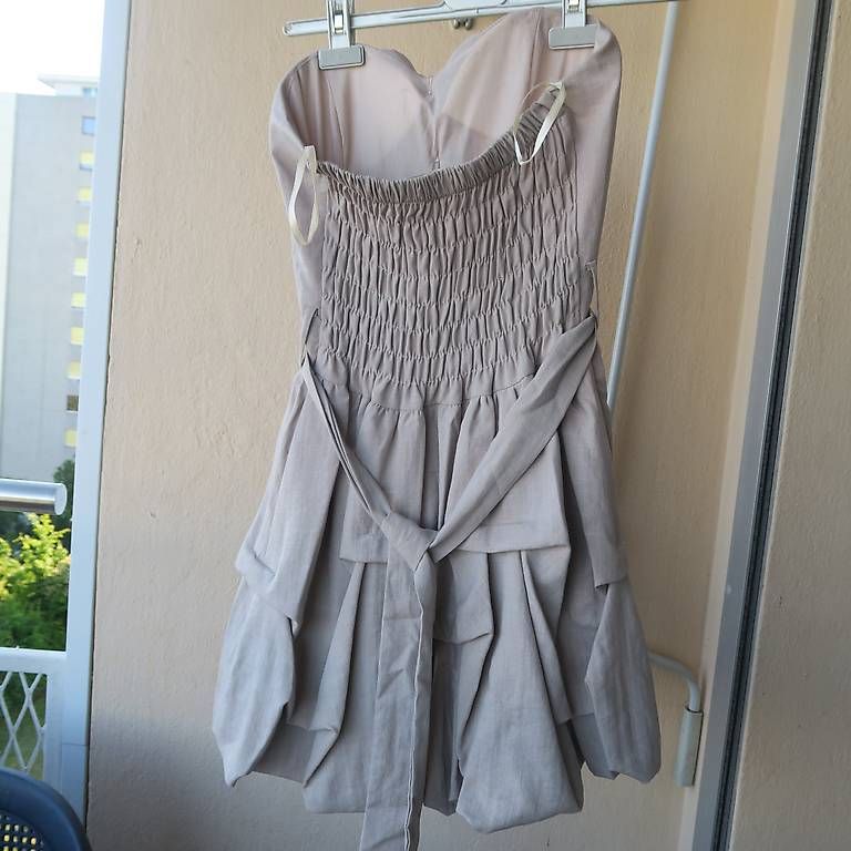 Vestiti: Robe courte – Usato da Neuchâtel venduto da Mimijamet 1