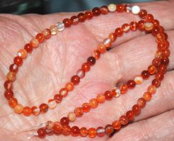 Stein Perlen Strang L-8147 – Rot gestreifter Sardonyx Achat