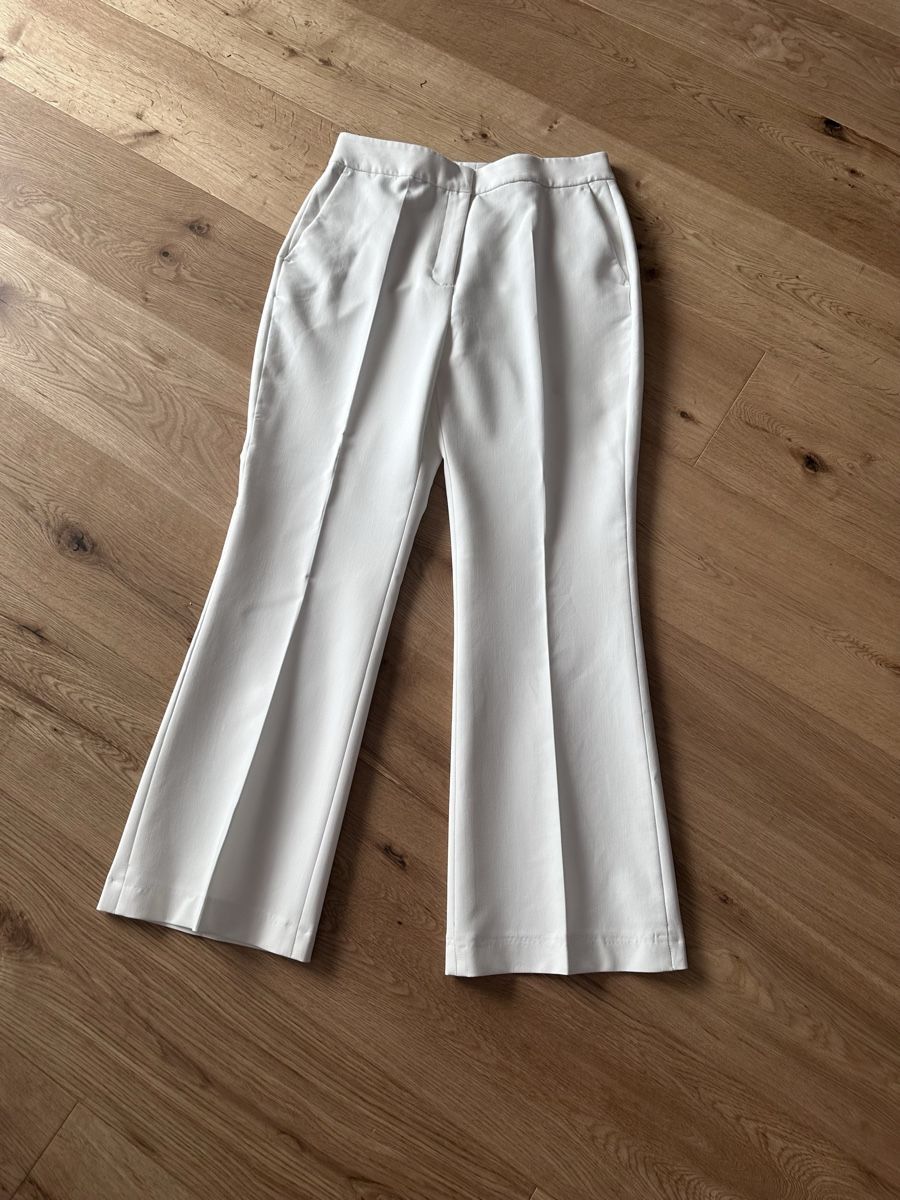 Zara Pantaloni: Zara Hose L neue – Usato da Mels venduto da ricoshop