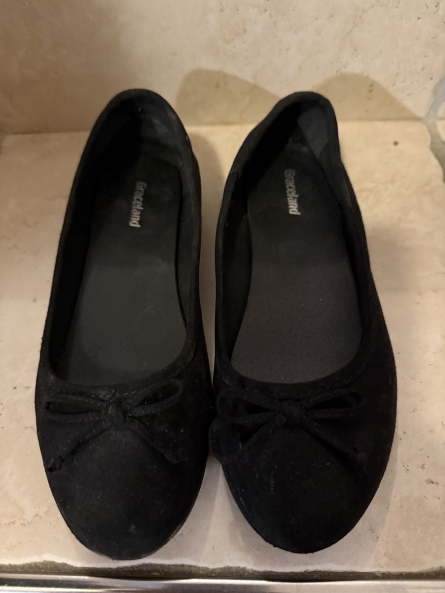 Schuhe für Mädchen: Ballerines noires 33 – Gebraucht aus Tavannes von calimero1012