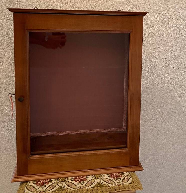Vetrine: VITRINE ECHT NUSSBAUM, BIEDERMEIER, JG 1840 – Usato da Kappel SO venduto da Happyday125