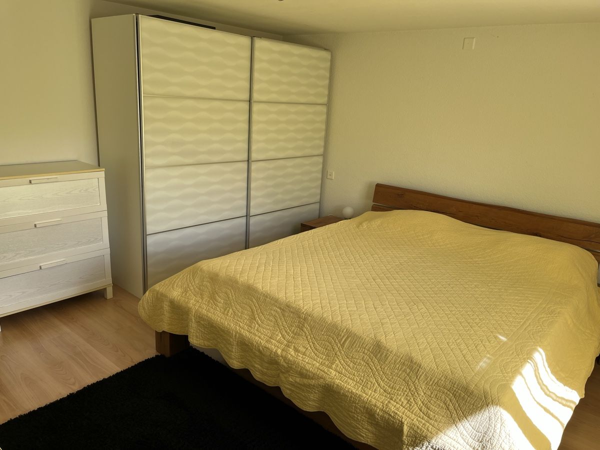 Armoires: Kleiderschrank mit Glastüren – D'occasion à Ebnat-Kappel par Privat1935 1