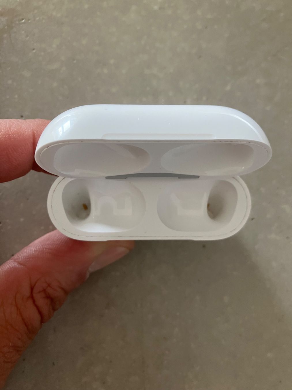 Apple Cuffie: APPLE AIRPODS PRO 2 Case – Usato da Lausanne venduto da mr.v 3