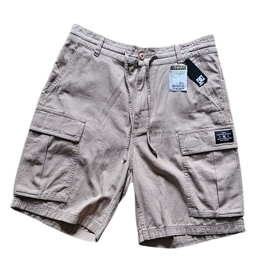 Pantaloni: DC Cargo Shorts Beige – Nuovo e nell'imballaggio originale da Langenthal venduto da SecondChanceShop