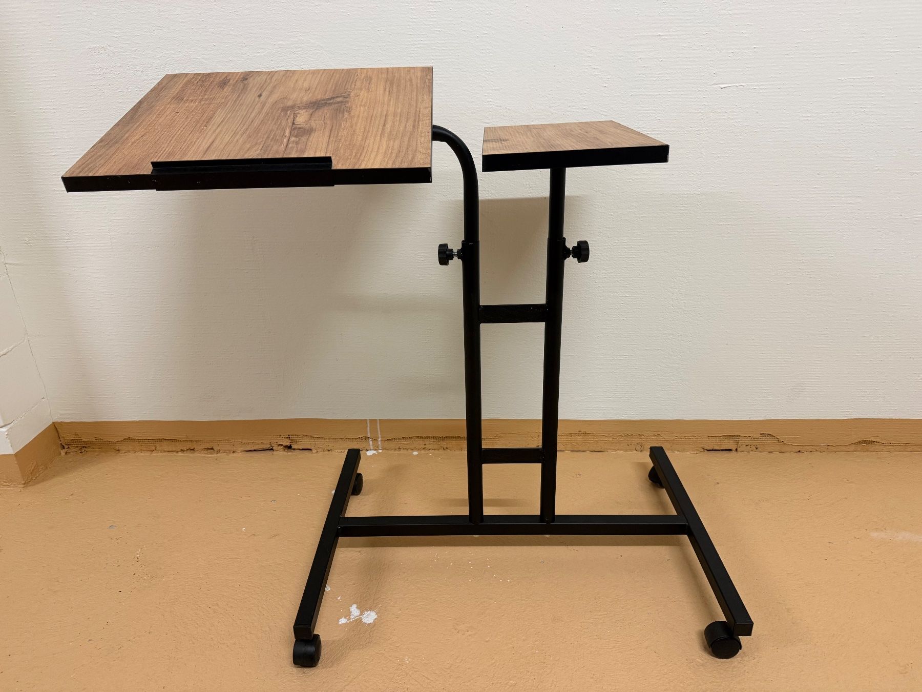 Tables: Computertisch – D'occasion à Schänis par Sandro.86