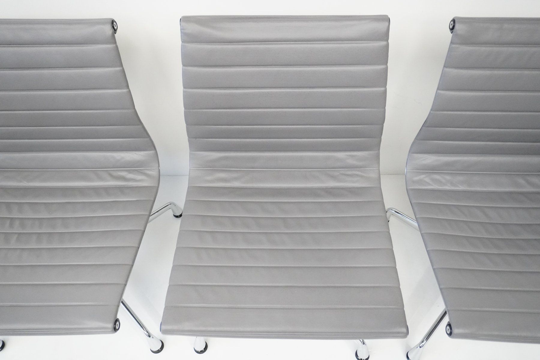 Vitra Sedie: Original Vitra Eames Alu Chair EA106 Leder Designklassiker – Usato da Bad Zurzach venduto da QLASSIQ 7