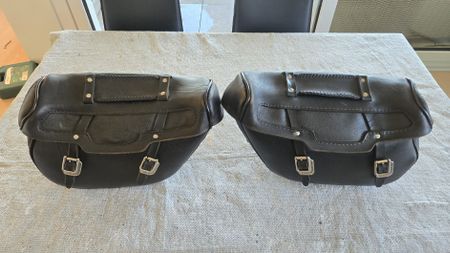 Harley Satteltaschen links & rechts mit Aufhängung  