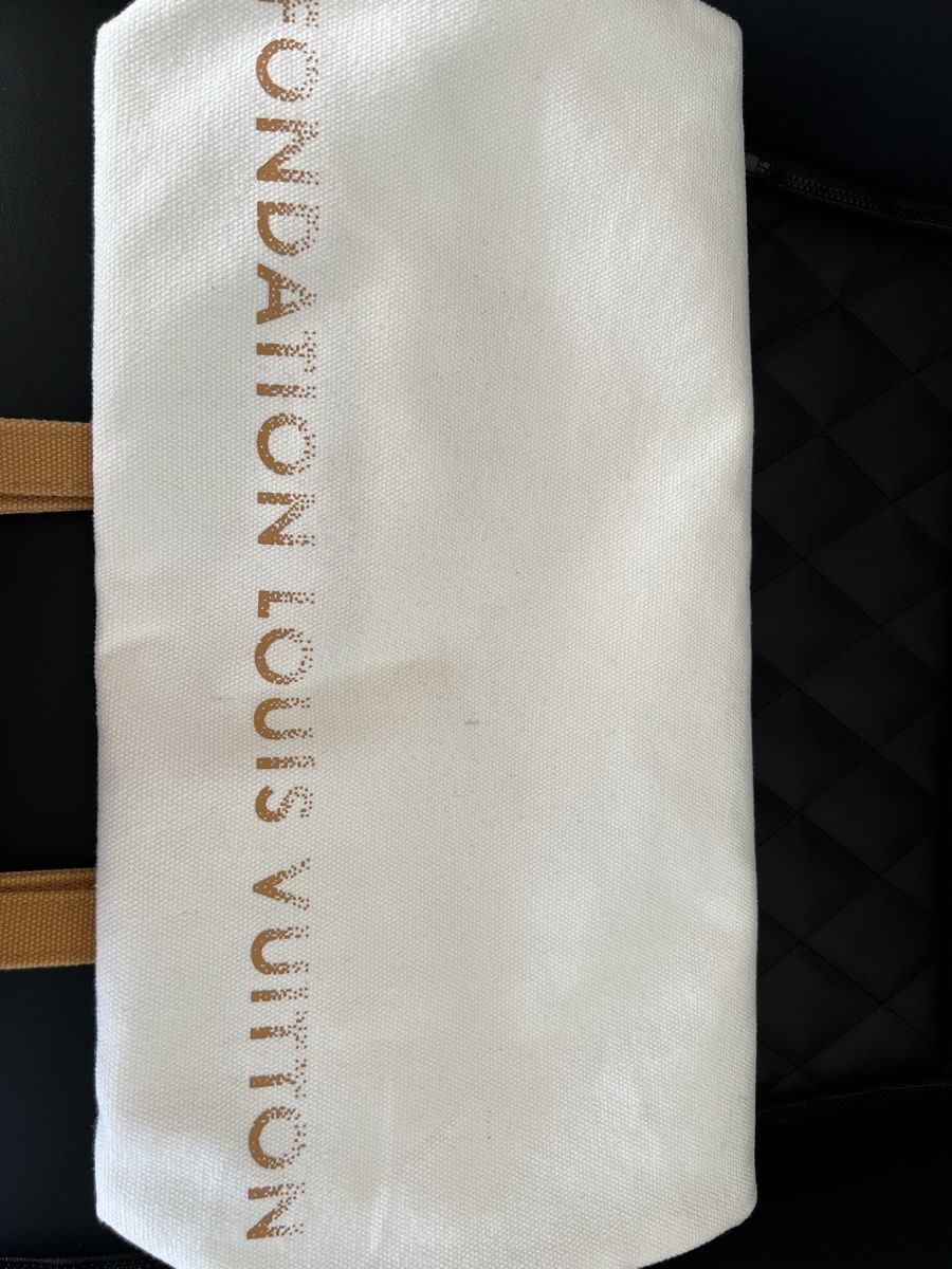 Louis Vuitton Borse: Fondation Louis Vuitton Canvas Tote Bag – Usato da Zürich venduto da ClosetKTT 2
