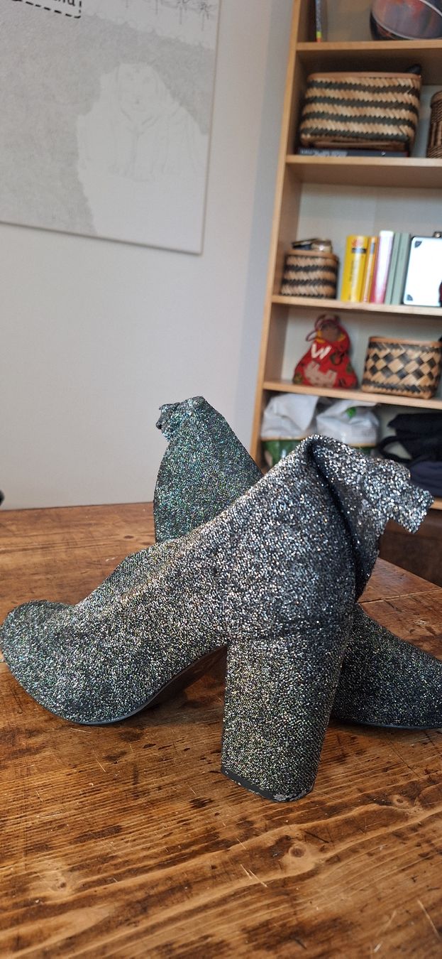 Scarpe da donna: Glitzer-Stiefeletten – Usato da Winterthur venduto da shishibelle 3