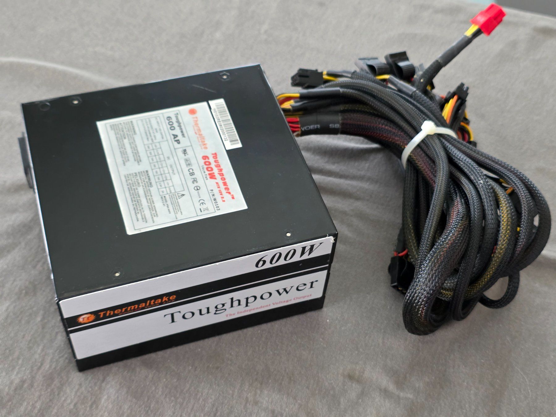 Thermaltake Componenti elettronici: Computer Netzteil 600 Watt Thermaltake Toughpower 80 Plus – Usato da Safenwil venduto da gudda 4