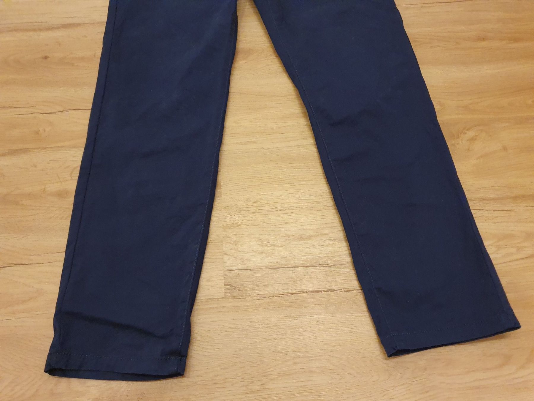 Pantaloni: Dunkelblaue Chino, Gr. 40 – Nuovo (secondo la descrizione) da Heinrichswil venduto da sabi2809 3