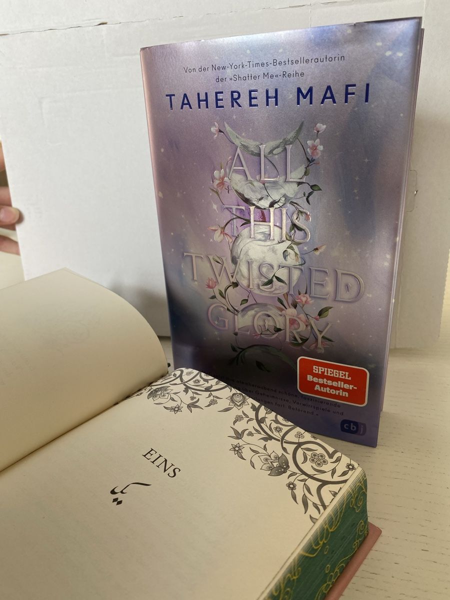 Libri: Tahereh Mafi – All This Twisted Glory + Infinite Threads – Usato da Wettingen venduto da ms_gucki 1