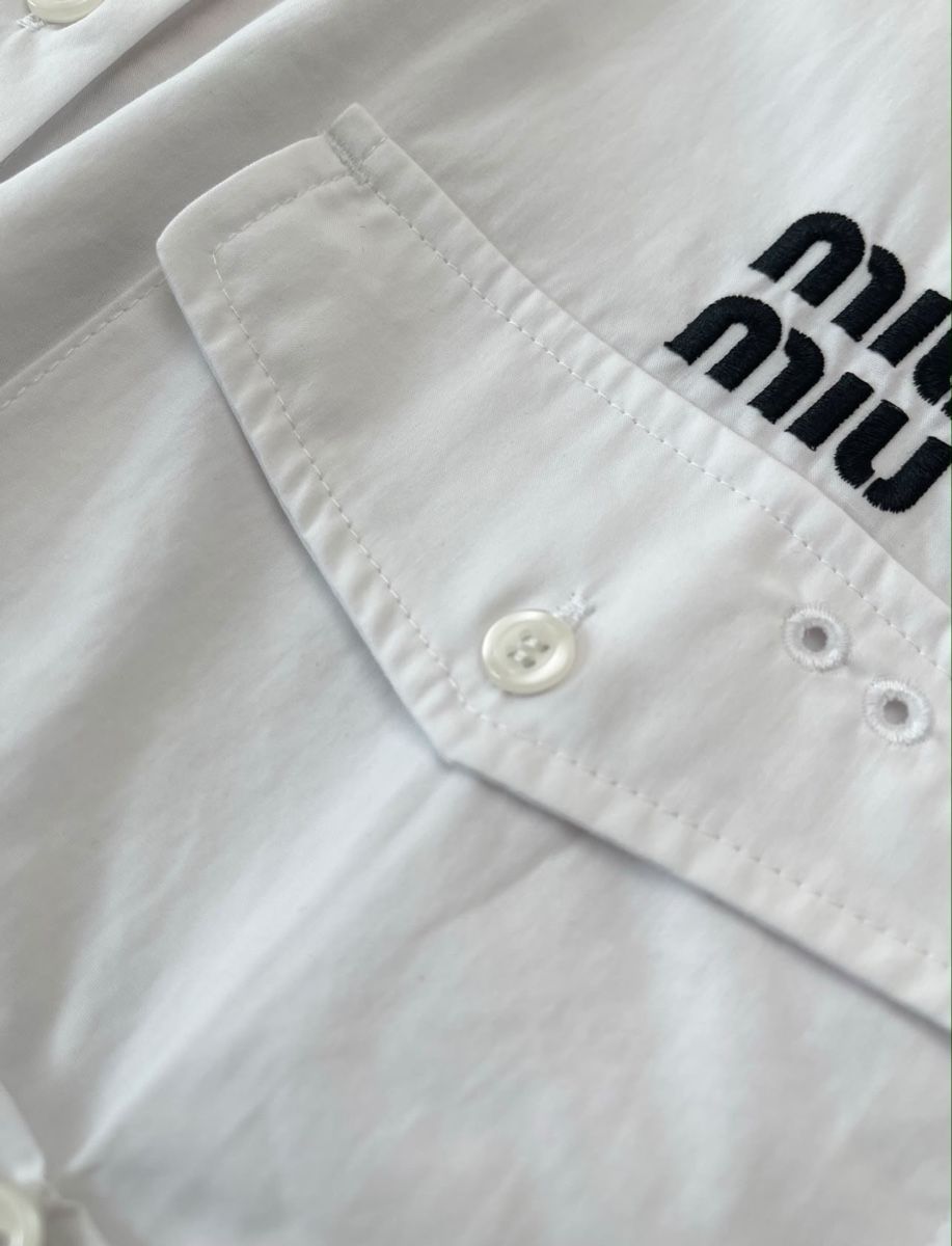 Miu Miu Vestiti: Miu Miu Kleid weiß  – Nuovo (secondo la descrizione) da Leukerbad venduto da stella3589 6