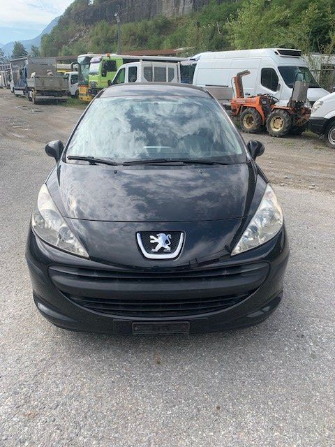 Peugeot Autos: Peugeot 207 – D'occasion à Dongio par mat_pjf6