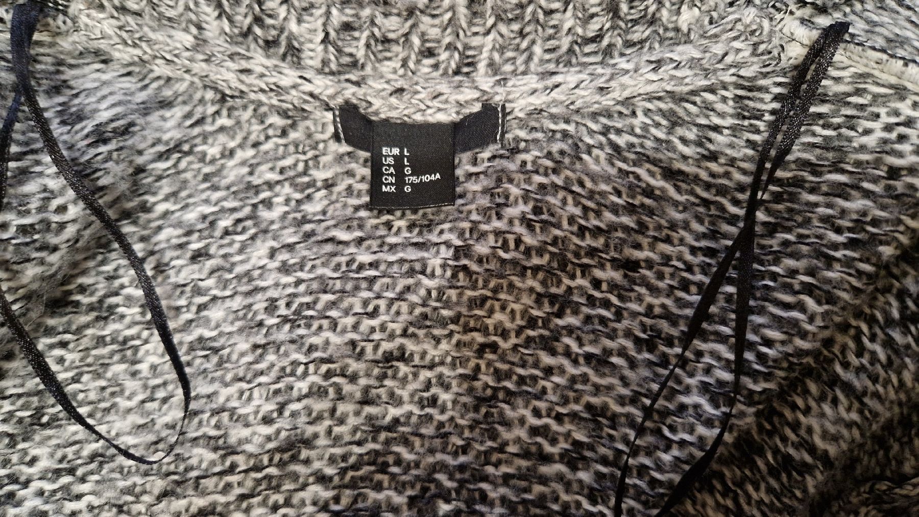 H&M Giacche: schwarz-weiss melierte Strickjacke – Usato da Oberengstringen venduto da Sheera7 5