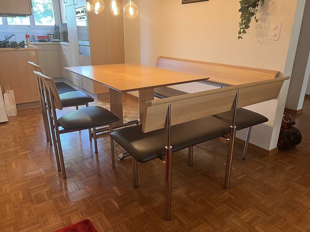 Set de table et chaises: Eckbank-Tisch – D'occasion à Diessenhofen par inakressebuch