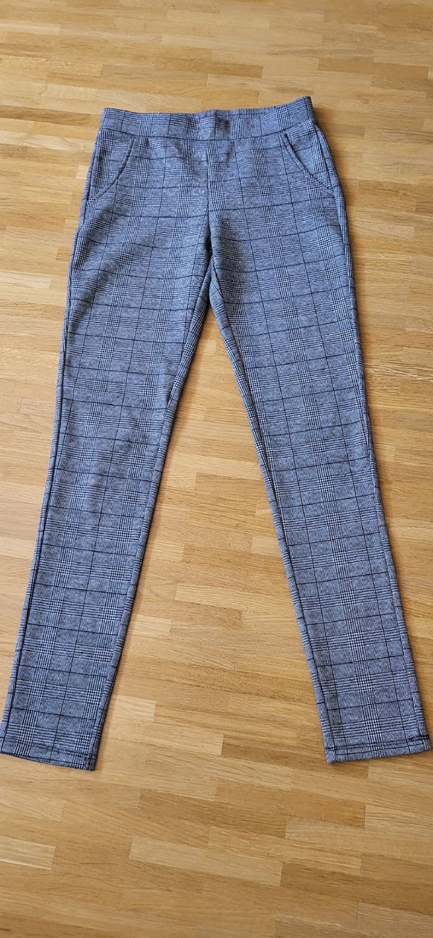 Strümpfe & Strumpfhosen: Stretch Hose Mädchen 12 Jahre – Gebraucht aus Oberwil BL von Manue1974