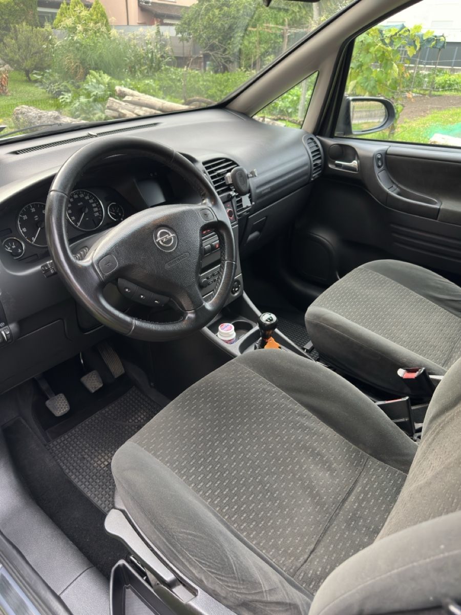 Opel Automobili: Opel Zafira 2.2 – Usato da Monte Carasso venduto da Aron1401 6
