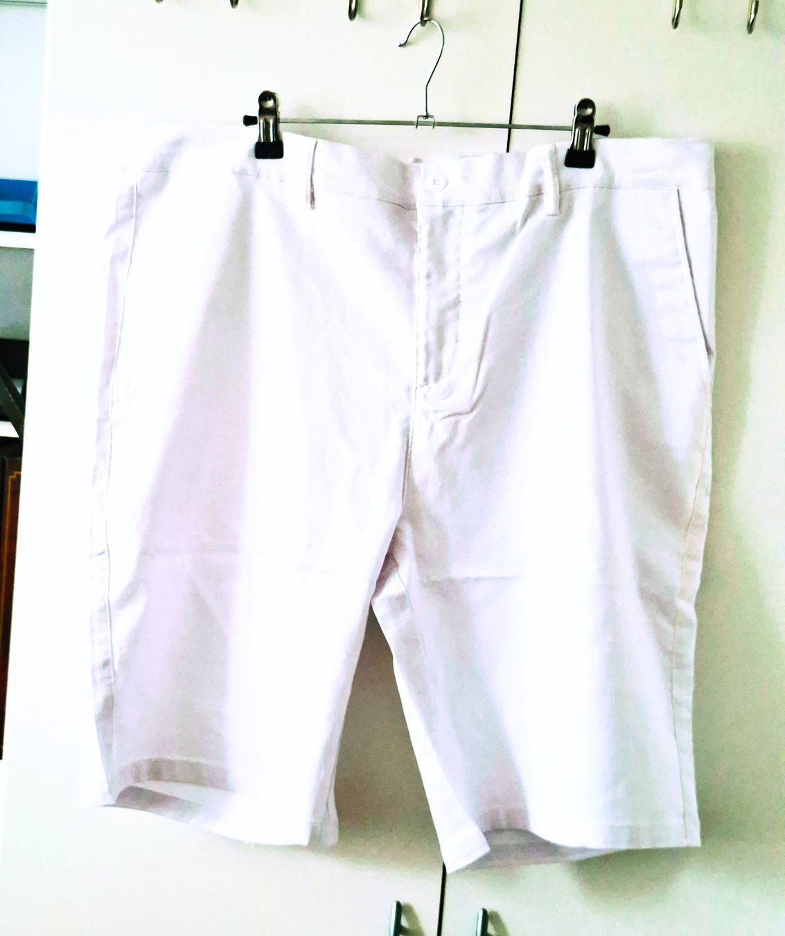 Pantaloni: Sommer Herren  Shorts weiss gr 40 eher grosse grösse – Nuovo (secondo la descrizione) da Reinach AG venduto da nicki024 1