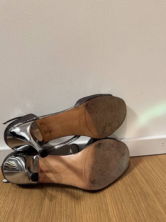 Chaussures femmes: Tango Schuhe Grösse 7 – D'occasion à Birmensdorf ZH par FiKaVa 2