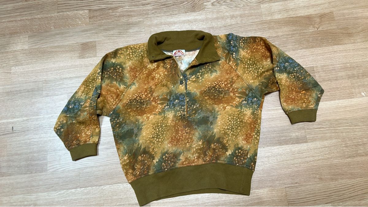Maglioni & Felpe: Retro Sweatshirt mit Muster und Kragen Grösse S – Usato da Luzern venduto da ThrowbackVintage
