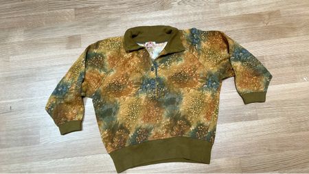 Retro Sweatshirt mit Muster und Kragen Grösse S