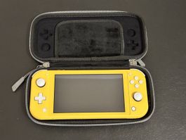 Nintendo Switch Lite gelb mit Tasche und Ladekabel