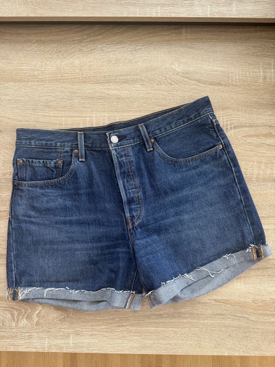Levi's Jeans: Levi's 501 Denim Shorts W31 – Usato da Winterthur venduto da -BeHappy24-