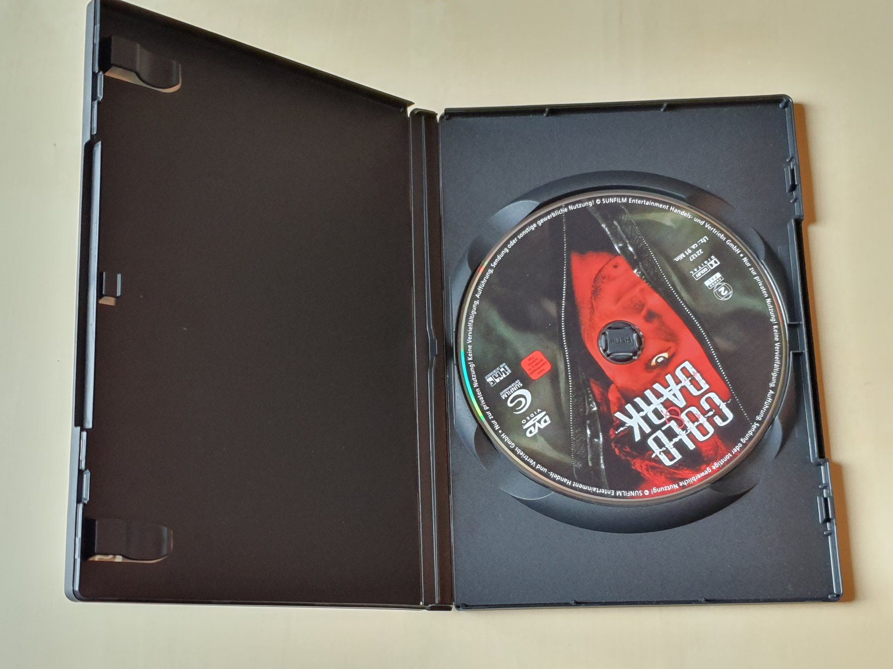 Tutti i DVDs: Cold & Dark – Usato da Stansstad venduto da collectorsshop 2