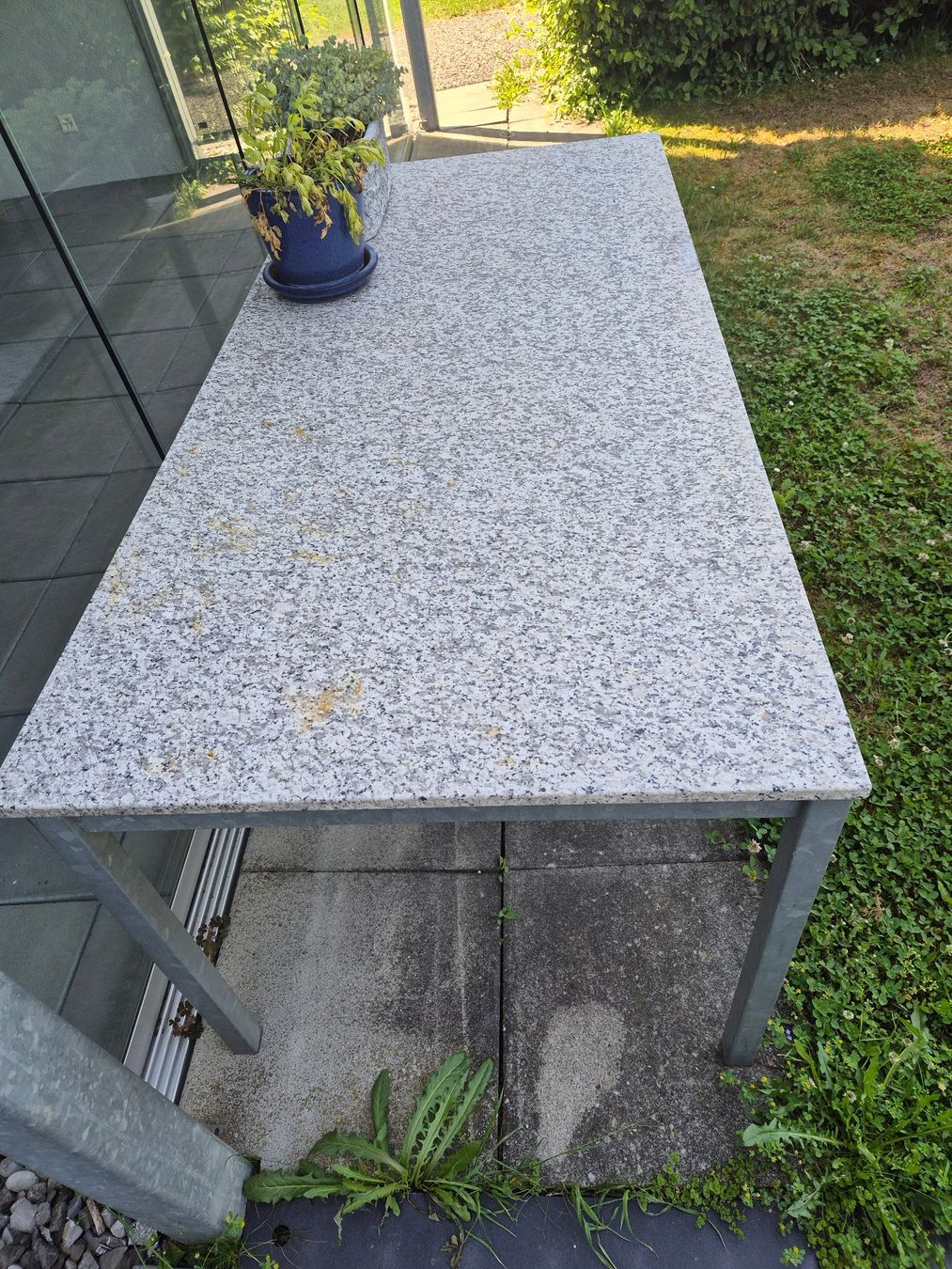 Tavoli: Gartentisch mit Granitplatte – Usato da Bremgarten b Bern venduto da lavendel43 2