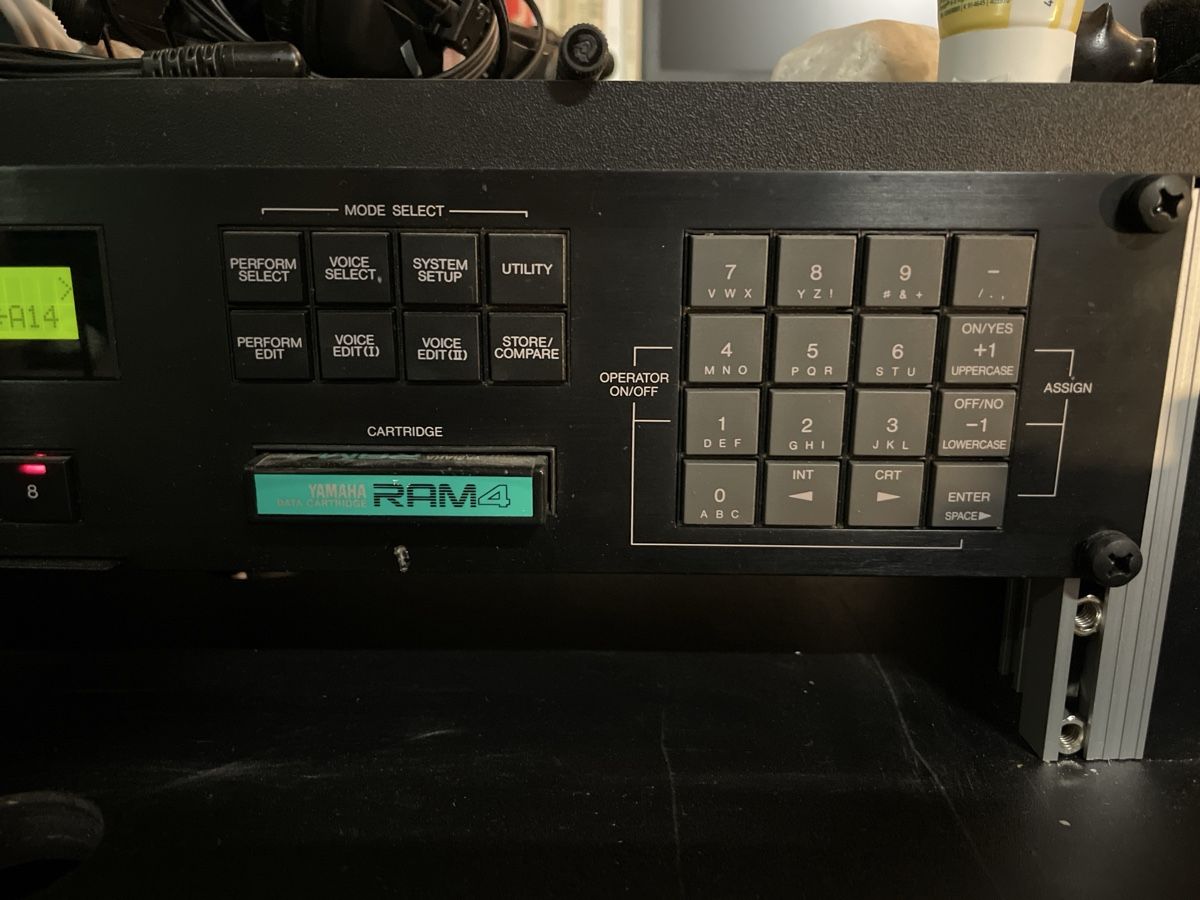 Yamaha Instruments de musique: Yamaha Tx802 - FM Legende – D'occasion à Tüscherz-Alfermée par schneider_rl4 2