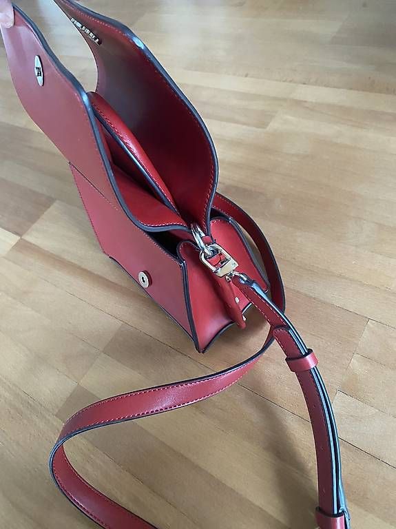 Guess Borse da donna: Guess Umhängetasche – Usato da Kesswil venduto da jeku95 4