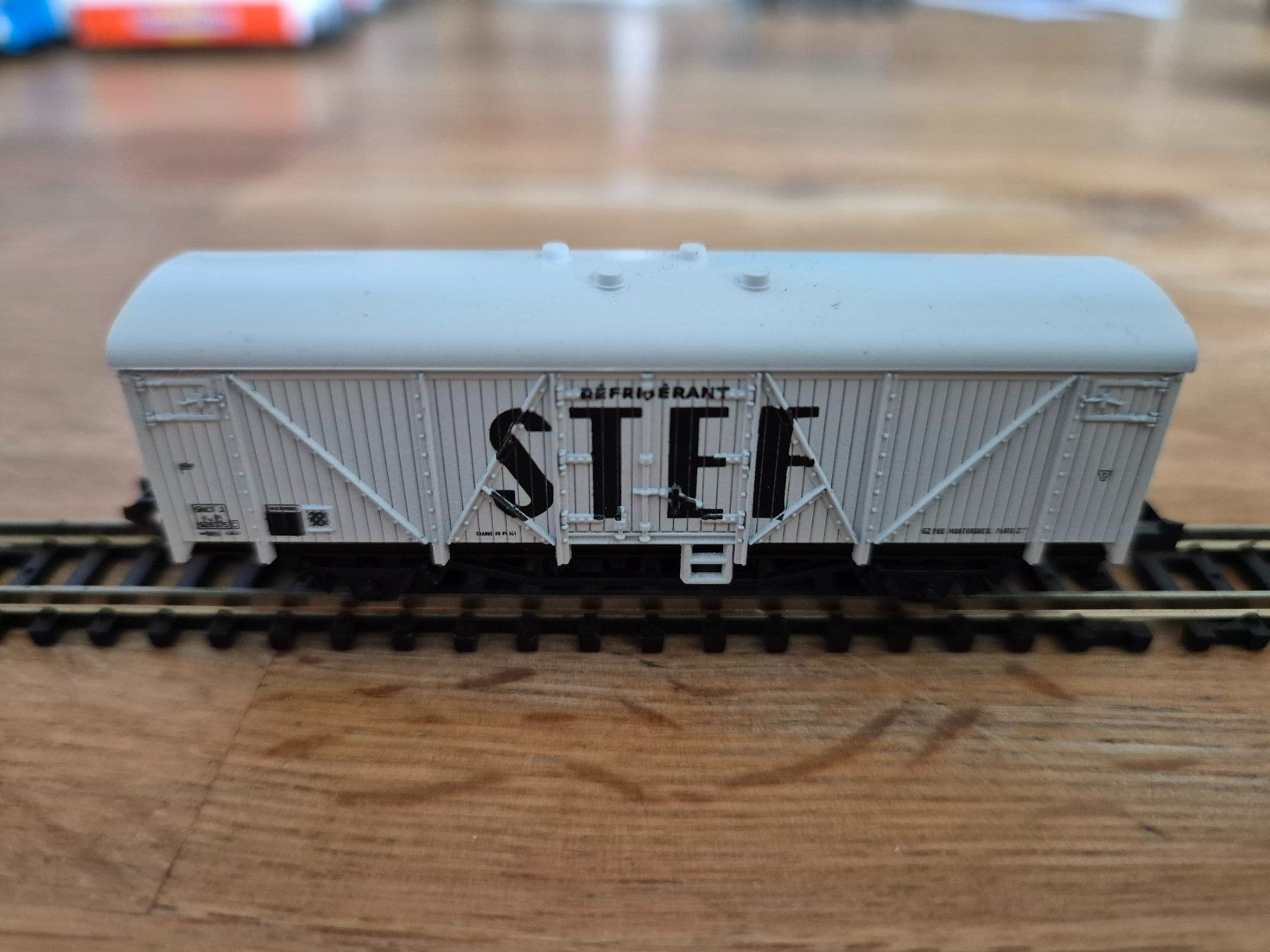 Roco Modellini di ferrovie: Spur N Güterwagen STEF von ROCO 02307 D – Usato da Glattfelden venduto da ehschenker