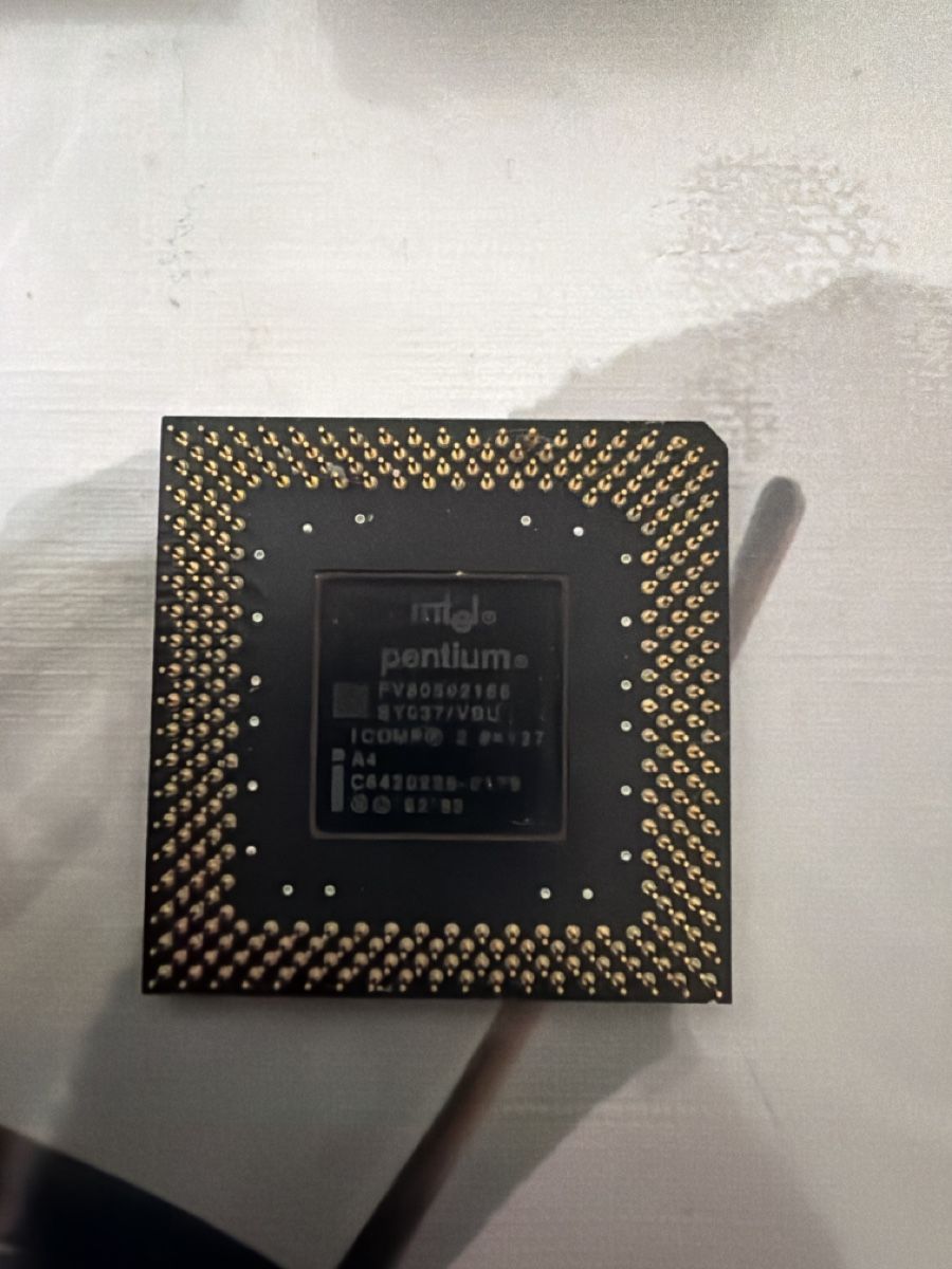 Intel Composants électroniques: Intel pentium i166 – Défectueux à Martigny par capri2800 1