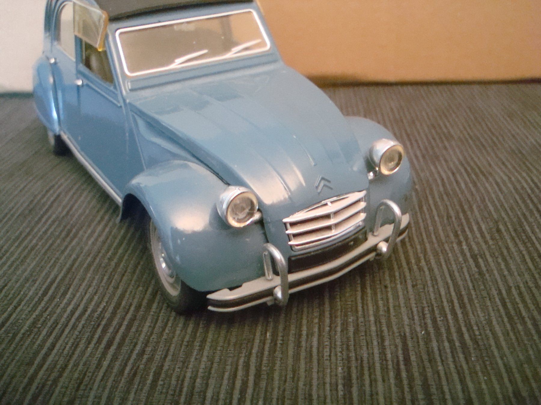 Solido Modellini d'auto: Solido - Citroen 2CV - Ente - 1/17 – Usato da Neuenegg venduto da flohcante 1