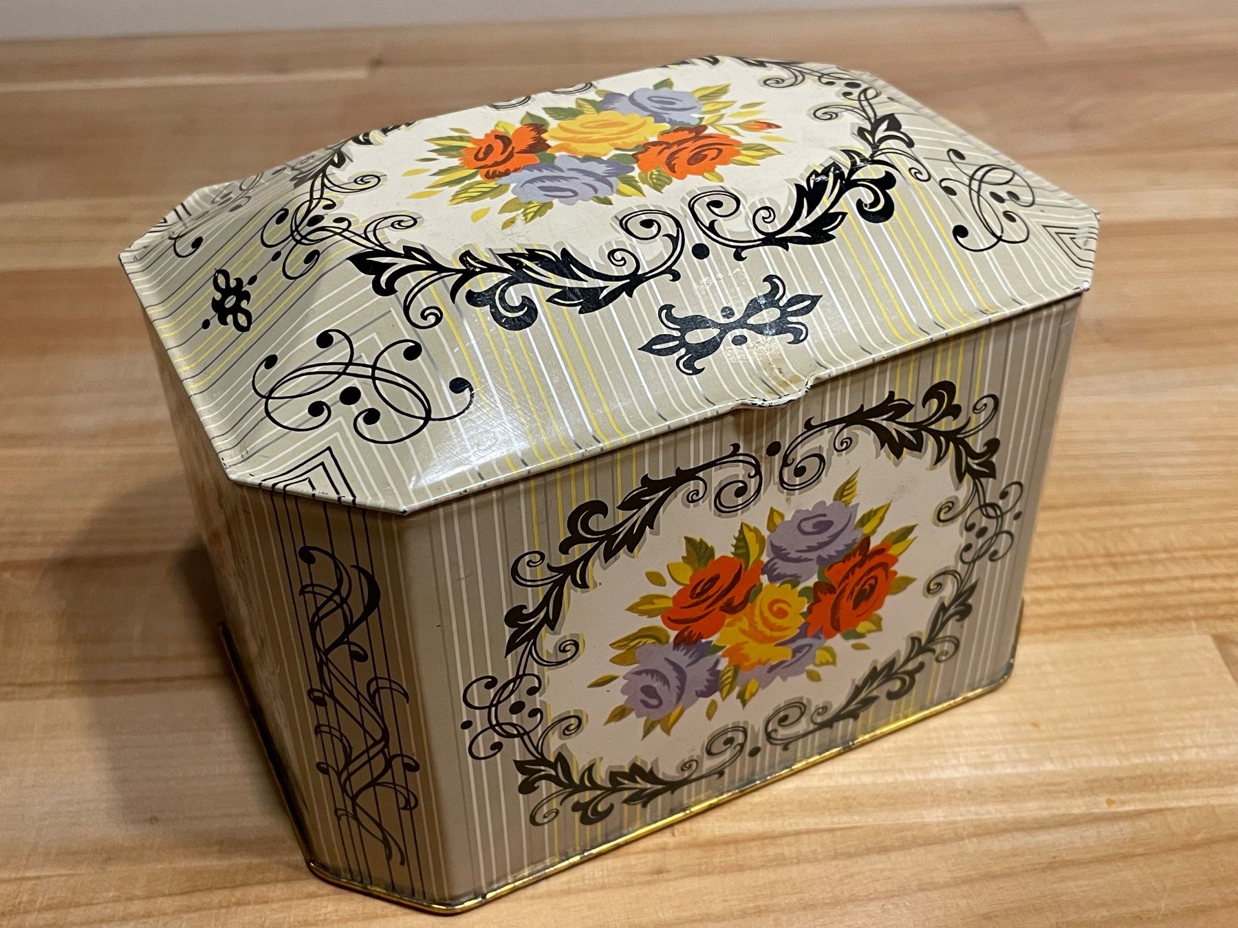 Tutte le decorazioni: Blechdose alt – Usato da Rümlang venduto da euqinom16